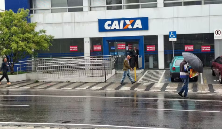 Greve da Caixa pode acabar nesta segunda; funcionários votam nova proposta do banco