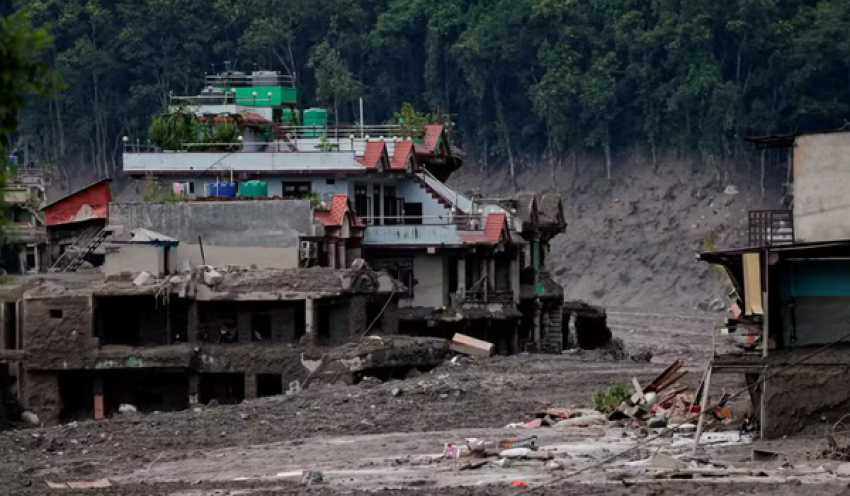Número de mortos pelas enchentes no Nepal sobe para 675; reconstrução pode custar até R$ 26 bilhões