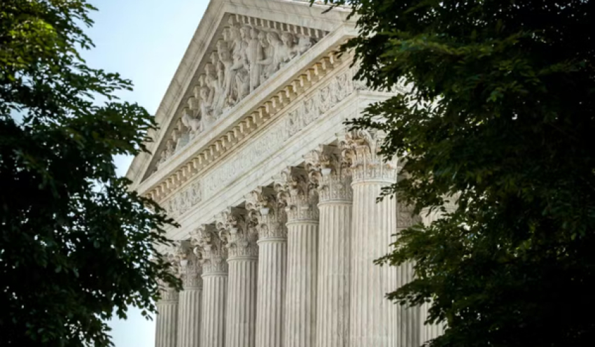 Suprema Corte dos EUA autoriza governo Trump a retomar checagem em massa de cidadania de eleitores
