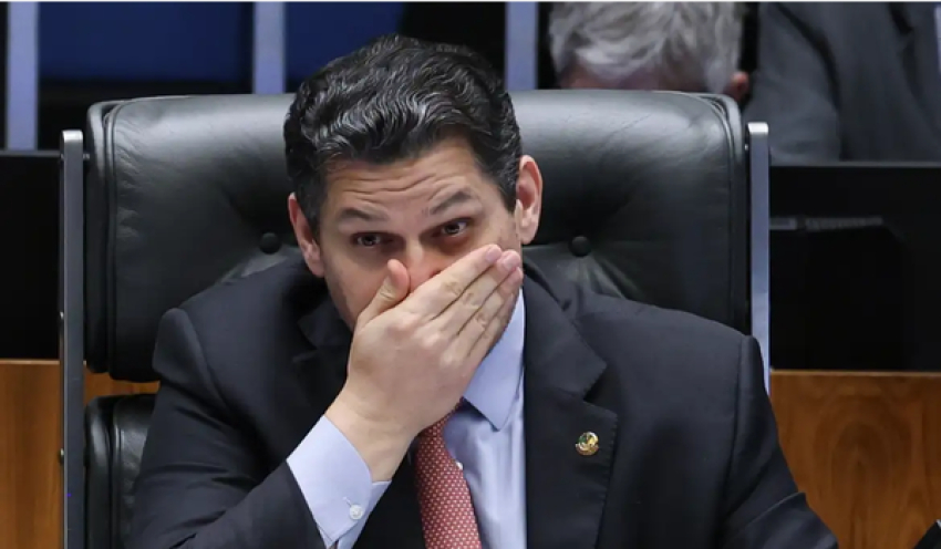 Alcolumbre mantém silêncio sobre 6x1 e oposição tenta preservar escala