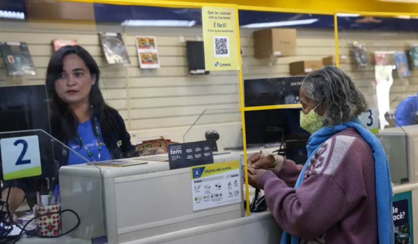 Correios fazem primeiros atendimentos a vítimas da fraude no INSS