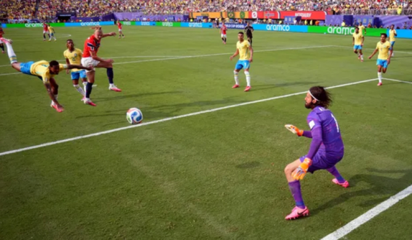 Haaland deita e rola, Brasil cai para a Noruega e amarga maior jejum em Copas