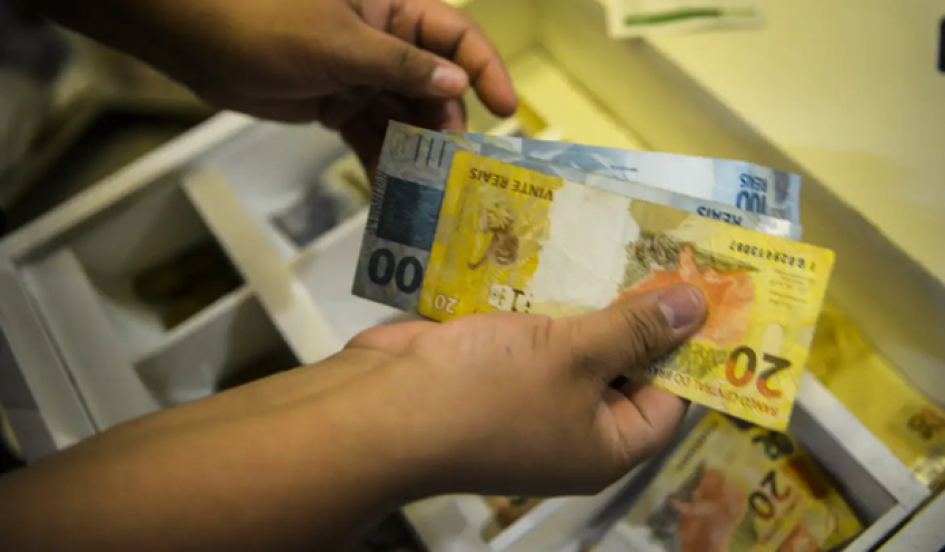 INPC, inflação usada para reajustar salários, soma 4,42% em 12 meses