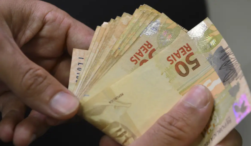 Número de superendividados no Brasil cresceu 75% em cinco anos, diz BC