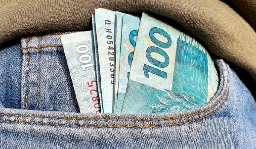 Beneficiários com NIS de final 4 recebem Bolsa Família de agosto