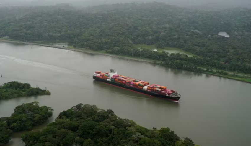 Navio paga valor histórico de R$ 27,4 milhões para atravessar o Canal do Panamá