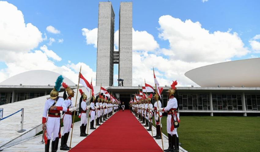 Presidente e governadores eleitos tomam posse em novas datas em 2027