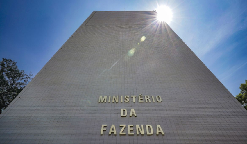 Defesa e Cidades lideram bloqueios no Orçamento de 2026