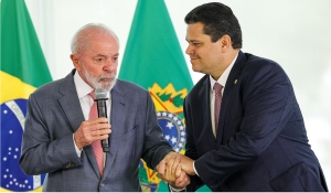 Com presidente do Senado na comitiva, Lula embarca para Rússia e China nesta terça