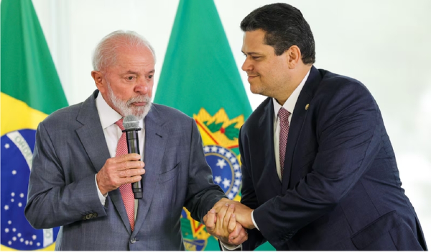 Com presidente do Senado na comitiva, Lula embarca para Rússia e China nesta terça