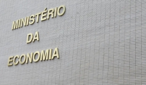MP alternativa a IOF prevê R$ 4,28 bi de corte de gastos em 2025