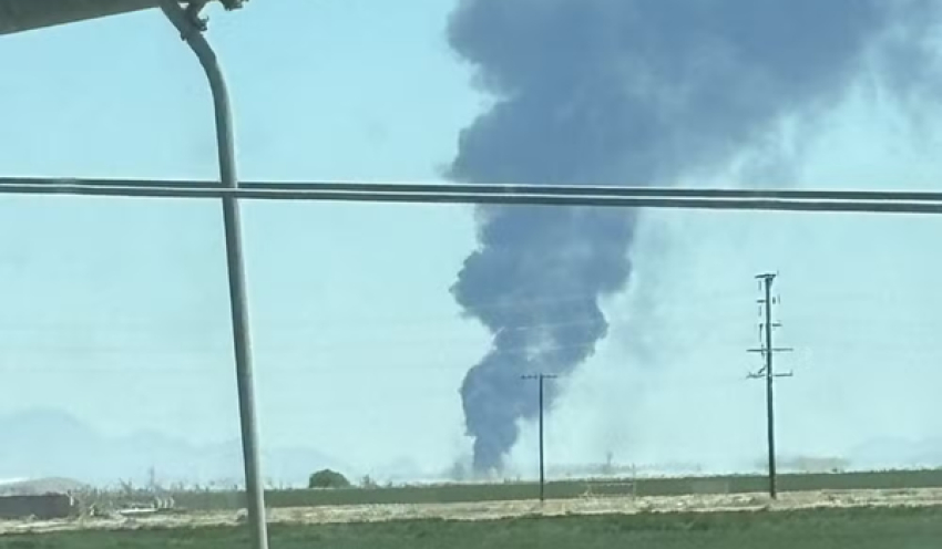 Avião militar americano B-52 cai após decolagem na Base Aérea Edwards, na Califórnia