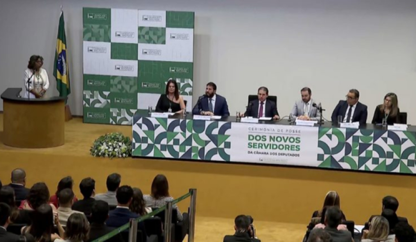 Motta defende modernização do Estado na posse de novos servidores da Câmara