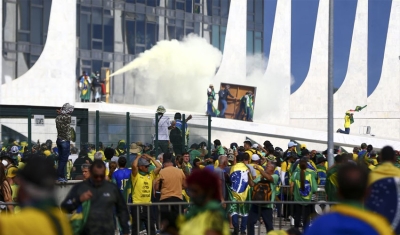 Moraes vota para condenar mais oito pessoas por atos do 8 de janeiro