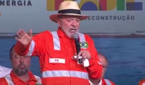 Lula diz que, muitas vezes, Petrobras &#039;não tem culpa&#039; do aumento no combustível e diz que &#039;povo precisa saber quem xingar&#039;