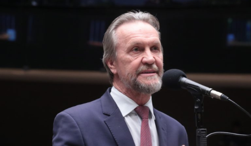 Federação PT-PCdoB-PV anuncia apoio à reeleição de Motta para presidente da Câmara