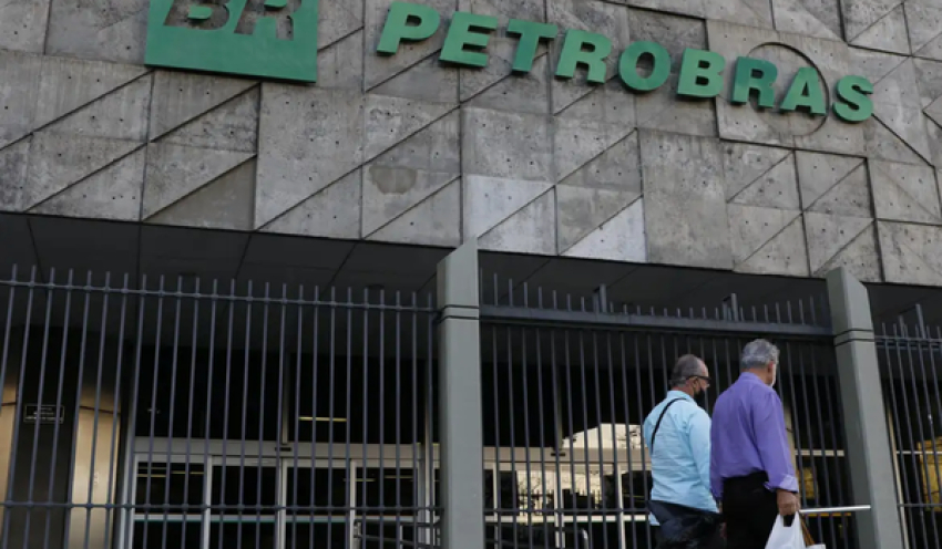 Com alívio da guerra, Petrobras reduz preço do querosene de aviação