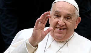 Após &#039;leve melhora&#039;, papa Francisco tem noite tranquila, diz Vaticano