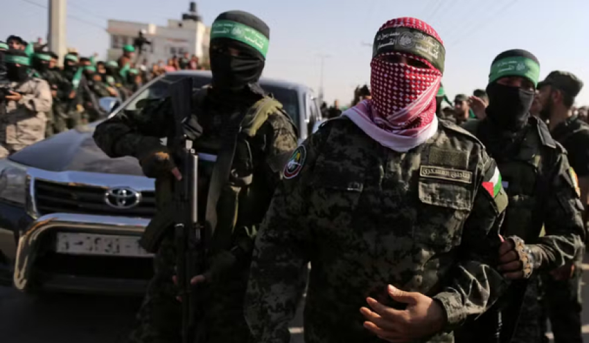 Hamas confirma acordo para seu desarmamento e retirada de Israel de Gaza