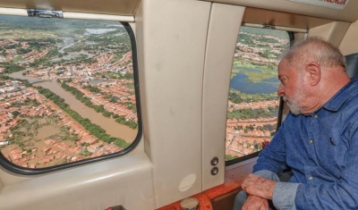 Lula sobrevoa cidades atingidas pelas chuvas no Maranhão