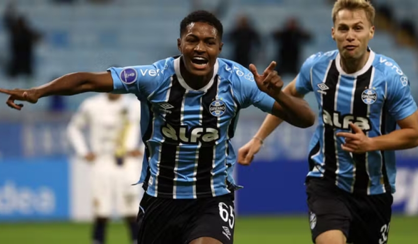 Grêmio vence, fica em segundo e vai pegar o Alianza Lima no playoff