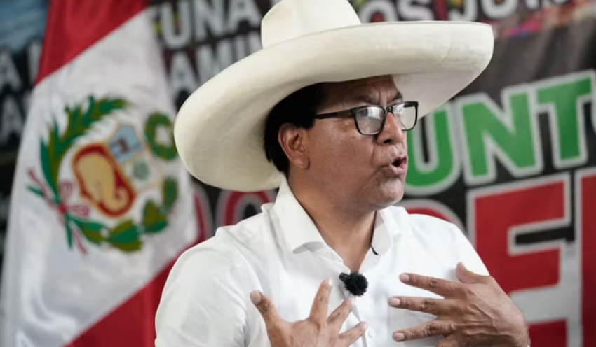Promotoria do Peru pede mais de 5 anos de prisão para candidato de esquerda às vésperas do 2º turno
