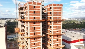 Demanda por mão de obra segue aquecida na construção civil