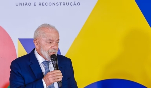 Lula prepara com equipe do Planalto anúncios para tentar atrair novos prefeitos