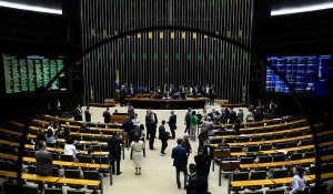 Congresso pode se reunir na terça para analisar vetos presidenciais
