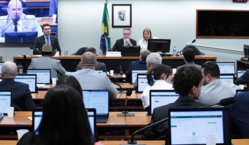 Conselho de Ética aprova 60 dias de suspensão para três deputados por ocupação do Plenário