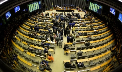 STF forma maioria para determinar que Congresso atualize número de deputados por estado na Câmara
