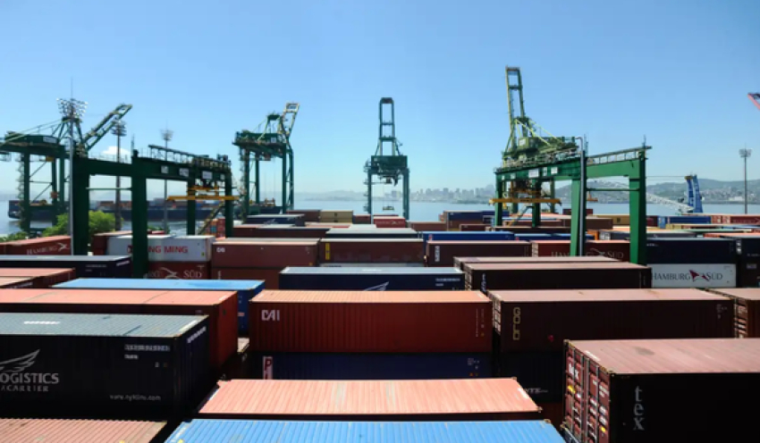 Balança comercial tem superávit de US$ 7,74 bilhões em setembro