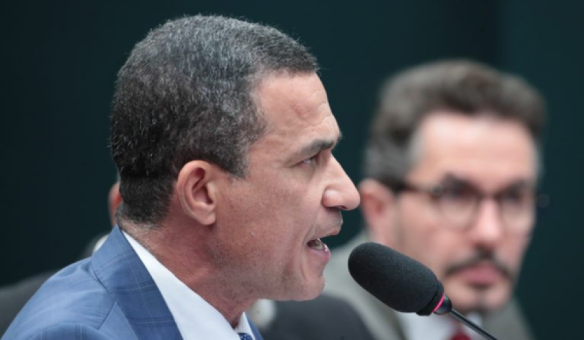 Comissão de Constituição e Justiça aprova PEC que reduz maioridade penal