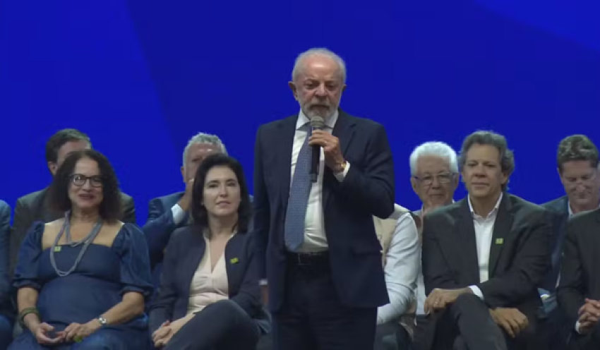 Em evento em SP, Lula crítica Tarcísio e diz que ele não gosta de receber prefeitos: 'São pouco e mal-recebidos pelo governo do estado'