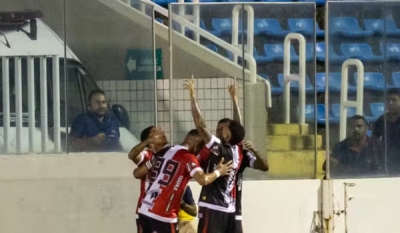 Com dois gols de Allanzinho, Ferroviário vence o Sousa e avança na Copa do Nordeste