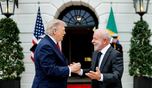 N&atilde;o preciso fazer esfor&ccedil;o para Trump saber que sou melhor do que Bolsonaro, afirma Lula