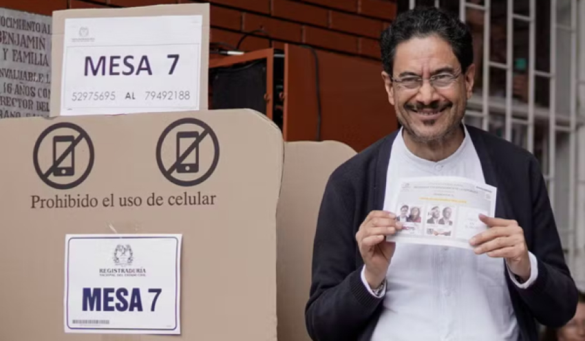 Resultado oficial do 2º turno da Colômbia é quase idêntico à contagem inicial que deu vitória a Espriella, diz órgão eleitoral
