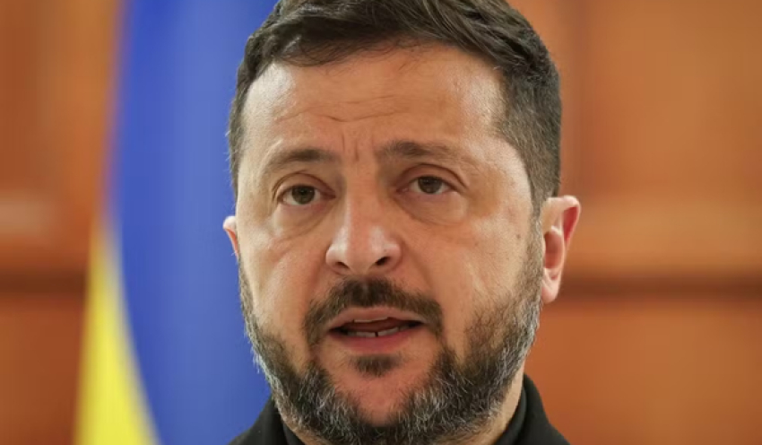 Zelensky diz que ordenou que Exército lance mil drones por dia contra a Rússia