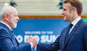Em conversa com Lula, Macron diz que acordo de paz tem que ter Ucrânia e Rússia &#039;na mesma mesa&#039;
